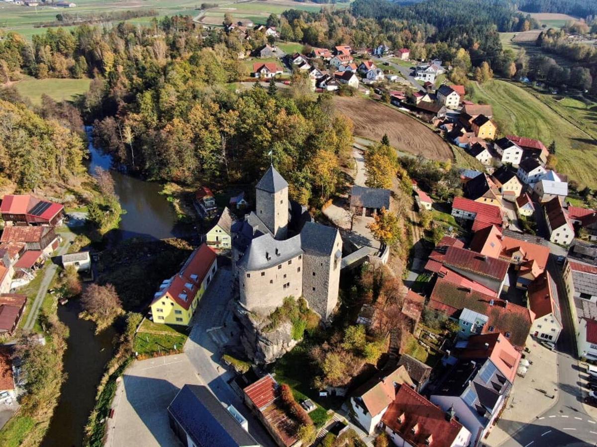 Ferienwohnung Und Sommerhaus Unter Der Burg Falkenberg  Exterior photo